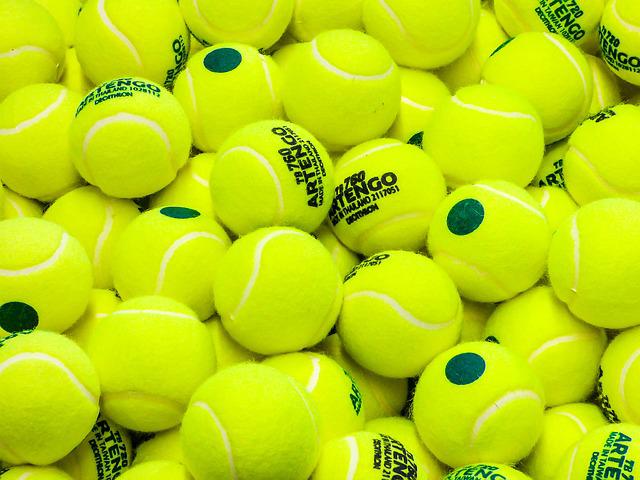 tenisové míče